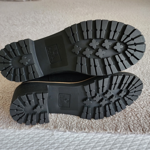 BLONDO New Suede Waterproof Chelsea Boots. - Picture 14 of 14